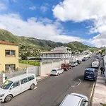 Cozy With Mountain Views In Διαμέρισμα